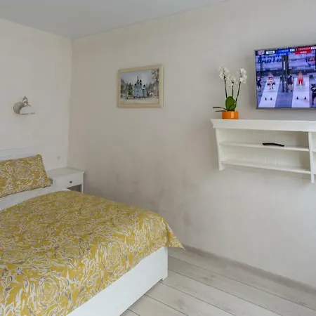 Classic Old Town Apartment